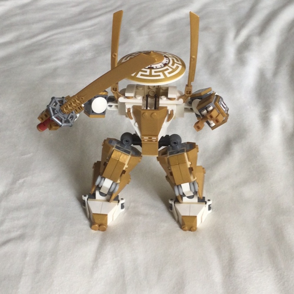 LEGO NINJAGO Temple Of Light Golden Mech